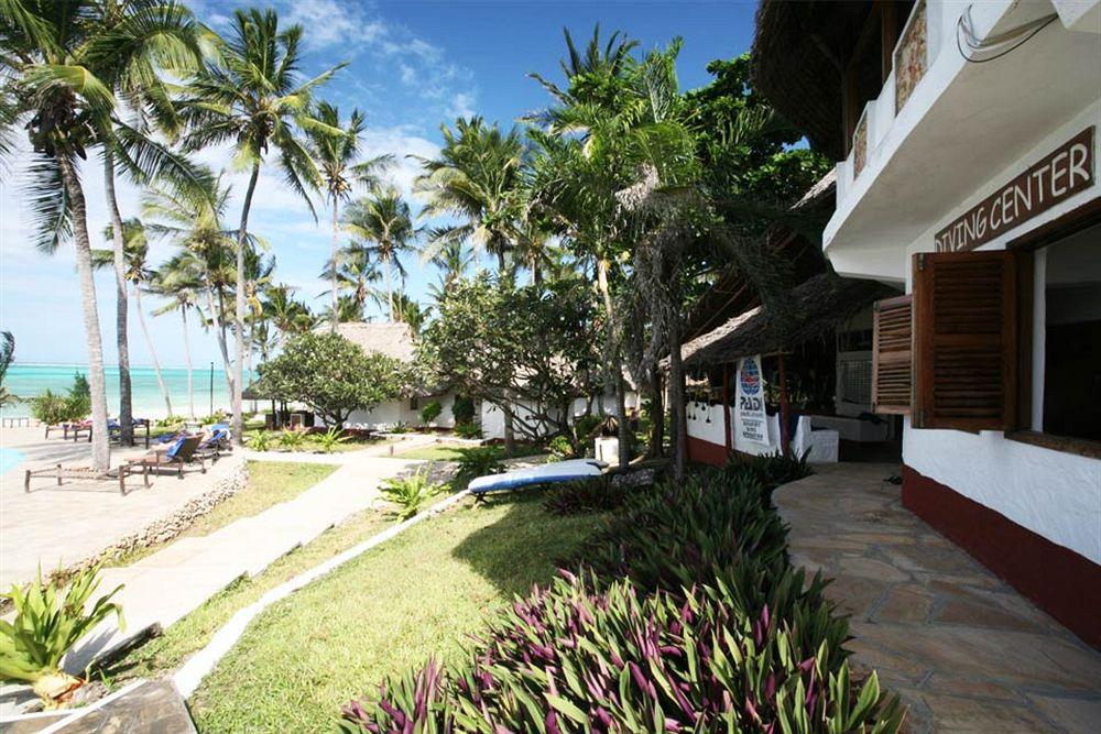Hotel Karafuu Beach Resort Pingwe Buitenkant foto