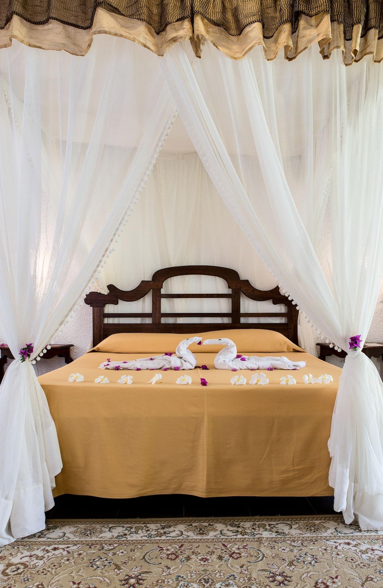 Hotel Karafuu Beach Resort Pingwe Buitenkant foto