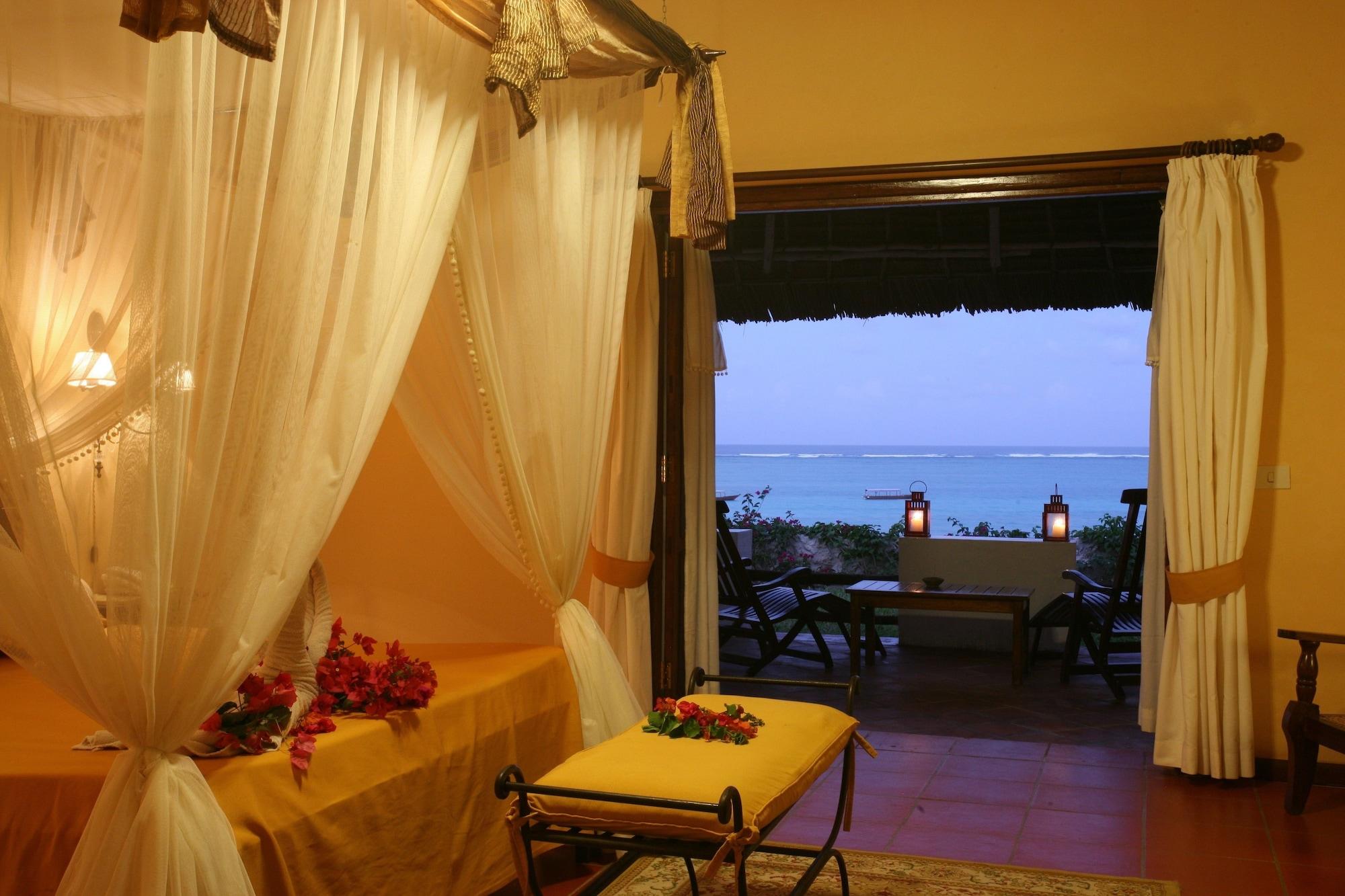 Hotel Karafuu Beach Resort Pingwe Buitenkant foto
