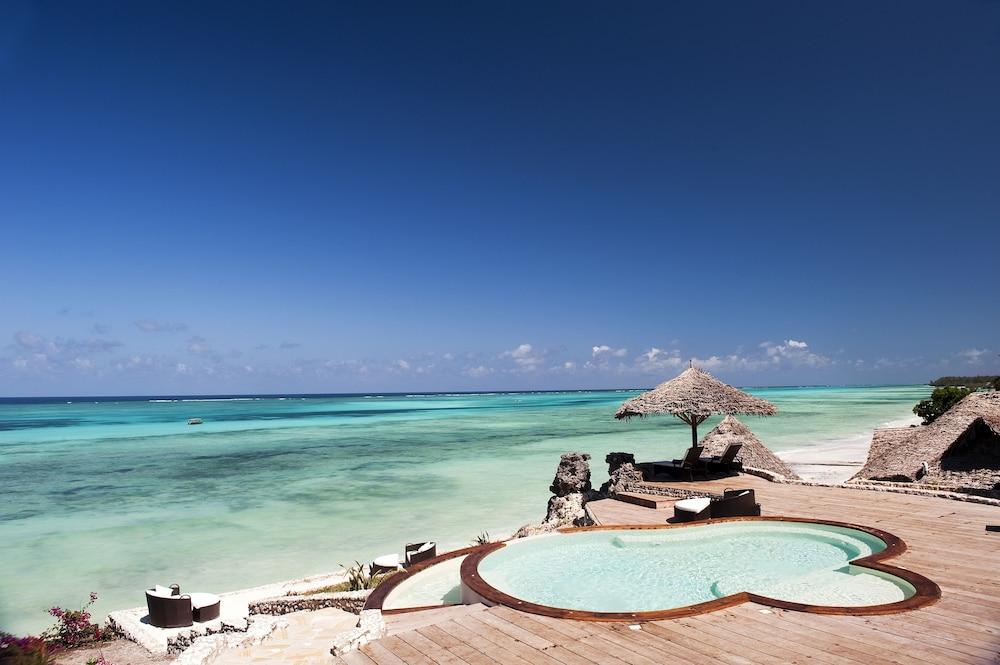 Hotel Karafuu Beach Resort Pingwe Buitenkant foto
