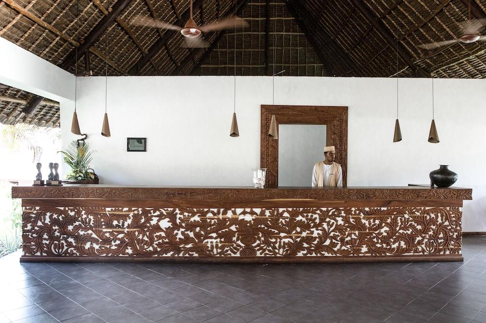 Hotel Karafuu Beach Resort Pingwe Buitenkant foto