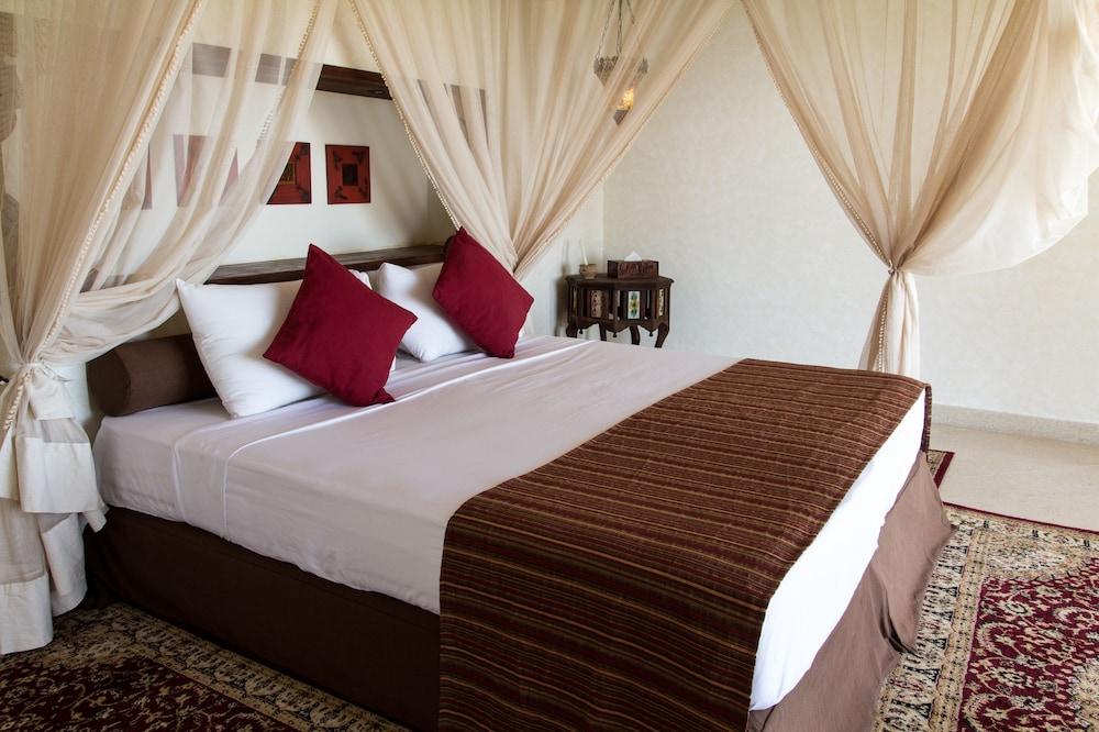 Hotel Karafuu Beach Resort Pingwe Buitenkant foto