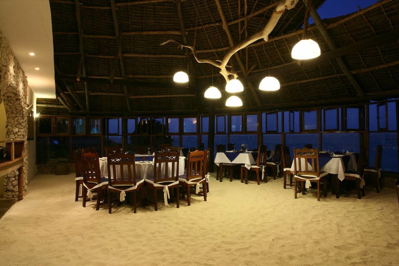 Hotel Karafuu Beach Resort Pingwe Buitenkant foto