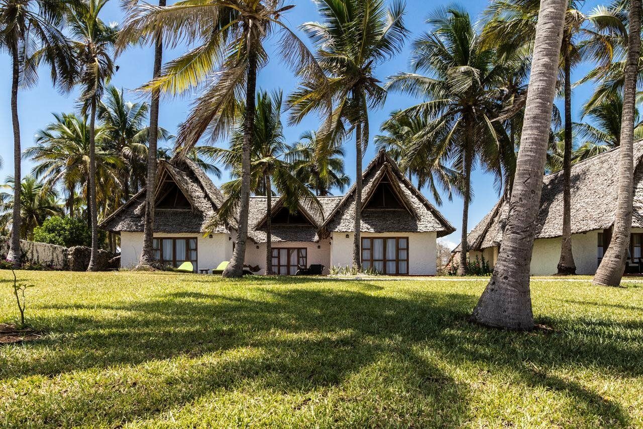Hotel Karafuu Beach Resort Pingwe Buitenkant foto