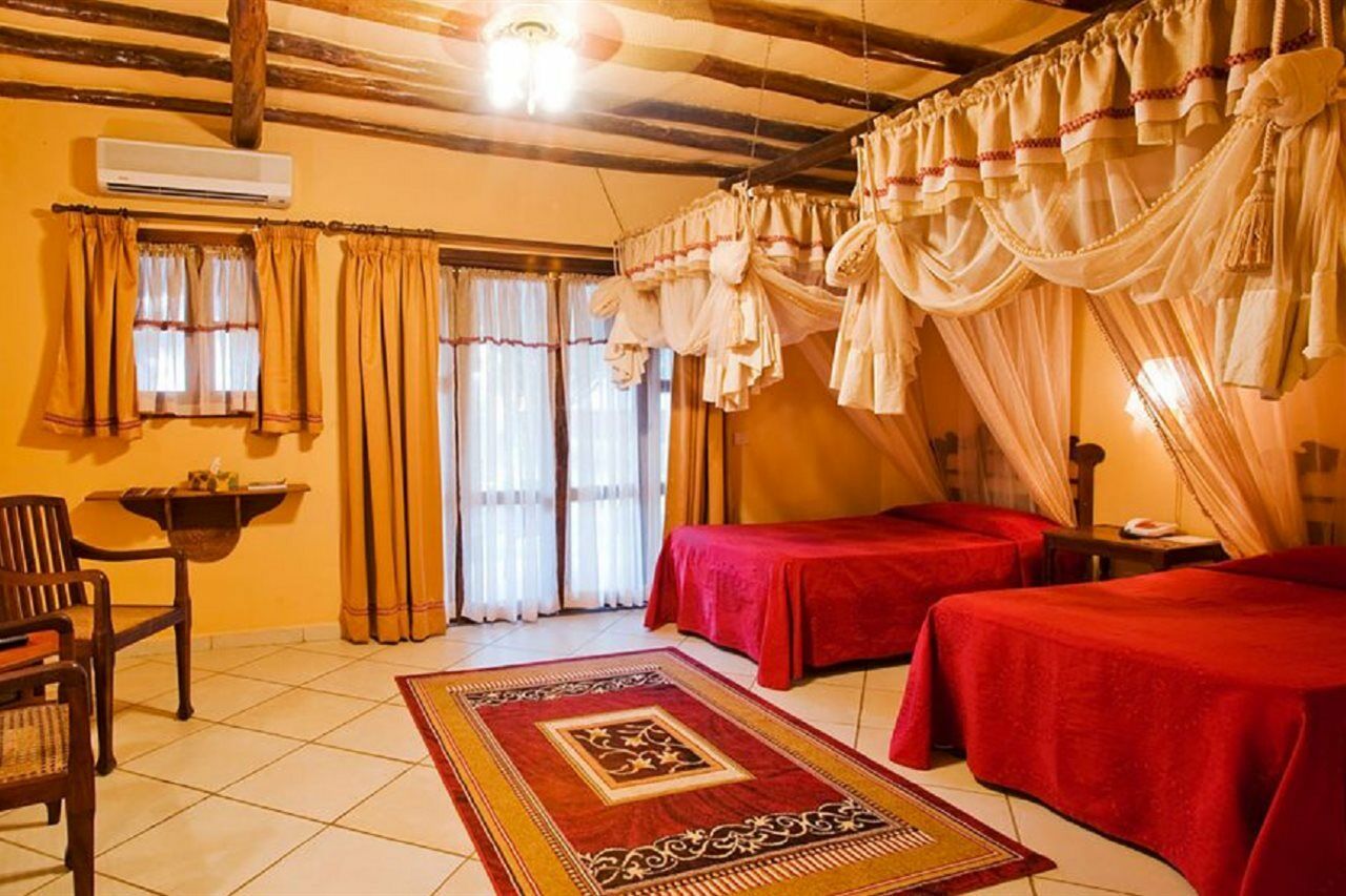 Hotel Karafuu Beach Resort Pingwe Buitenkant foto