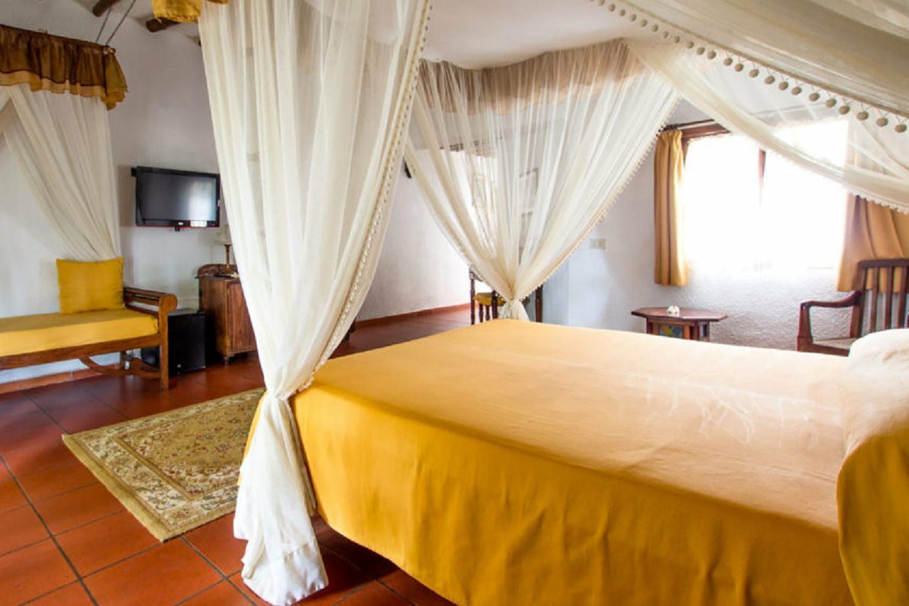 Hotel Karafuu Beach Resort Pingwe Buitenkant foto