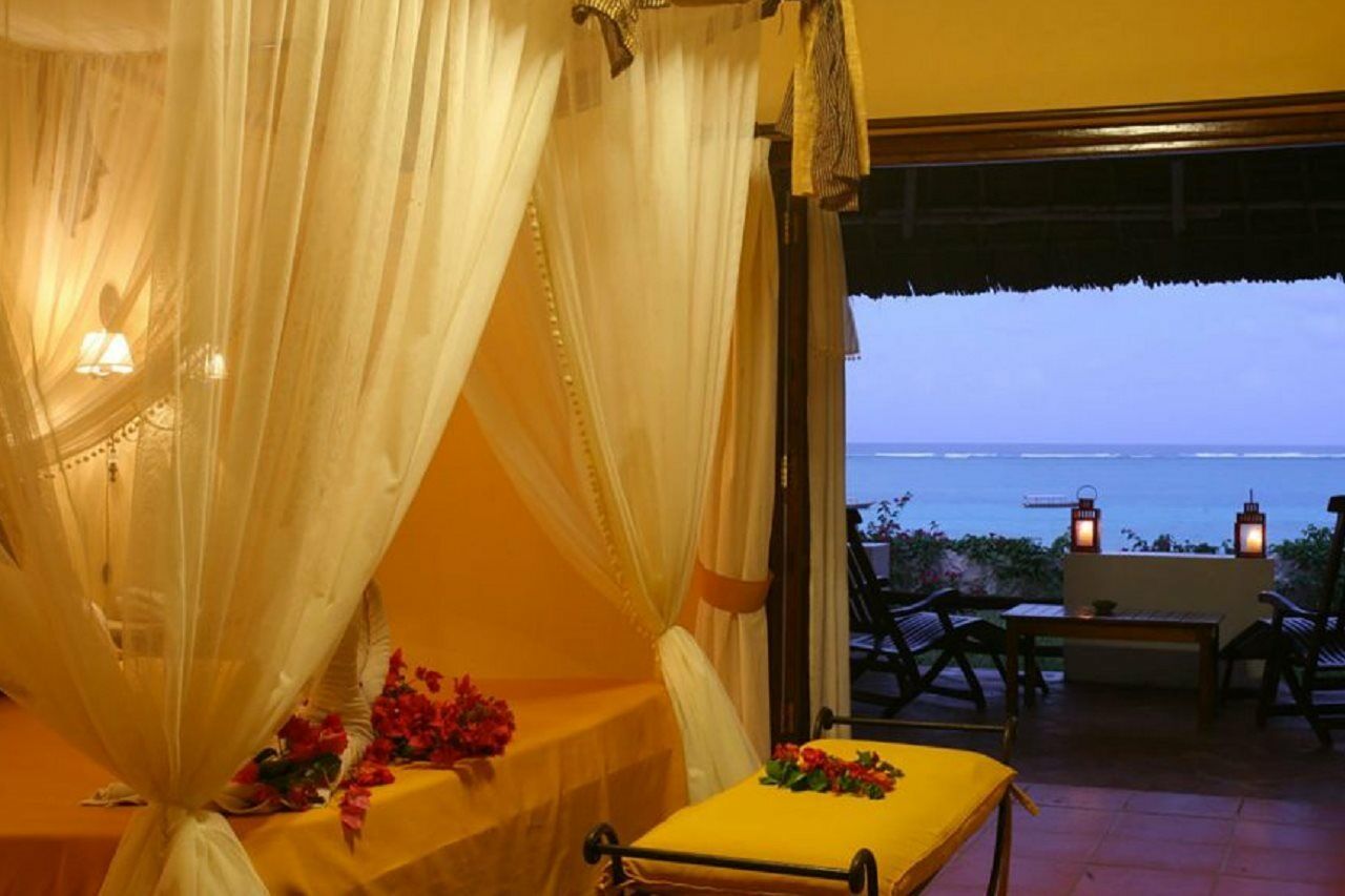 Hotel Karafuu Beach Resort Pingwe Buitenkant foto